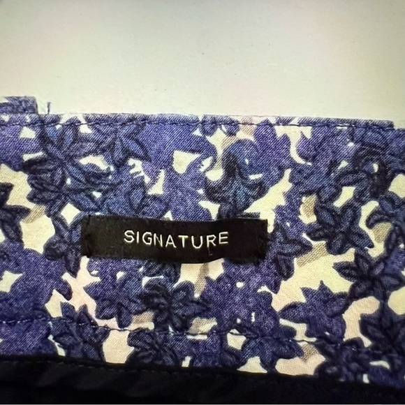 Talbots Floral Blue and White Pants capris - Picture 4 of 6